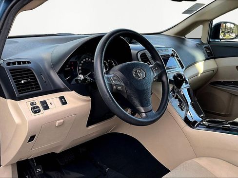 Used 2012 Toyota Venza LE w/ LE Convenience Pkg image 16