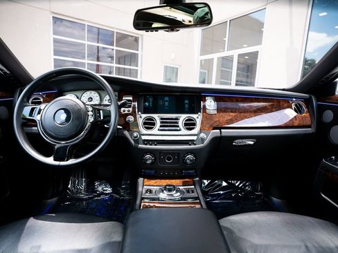 Used 2010 Rolls-Royce Ghost RWD image 49