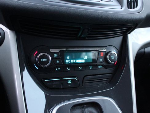 Used 2013 Ford C-MAX SEL image 25