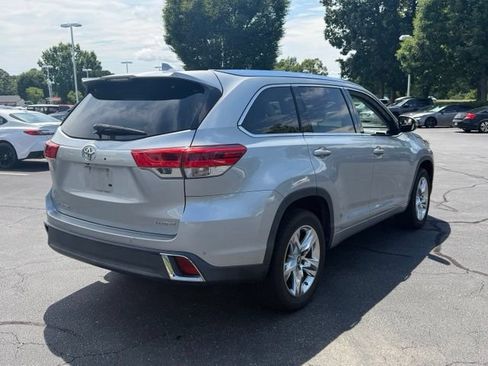 Used 2018 Toyota Highlander Limited FWD image 5