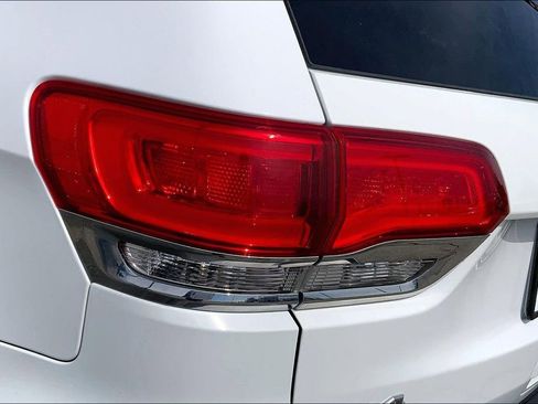 Used 2019 Jeep Grand Cherokee Limited AWD/4WD image 28
