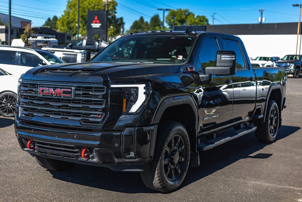 Used 2025 GMC Sierra 3500 AT4 w/ Technology Package AWD/4WD image 4