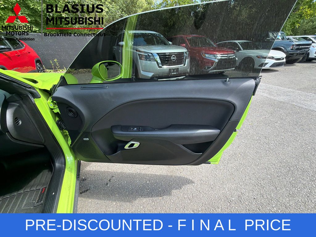 Used 2023 Dodge Challenger R/T w/ Blacktop Package RWD image 29
