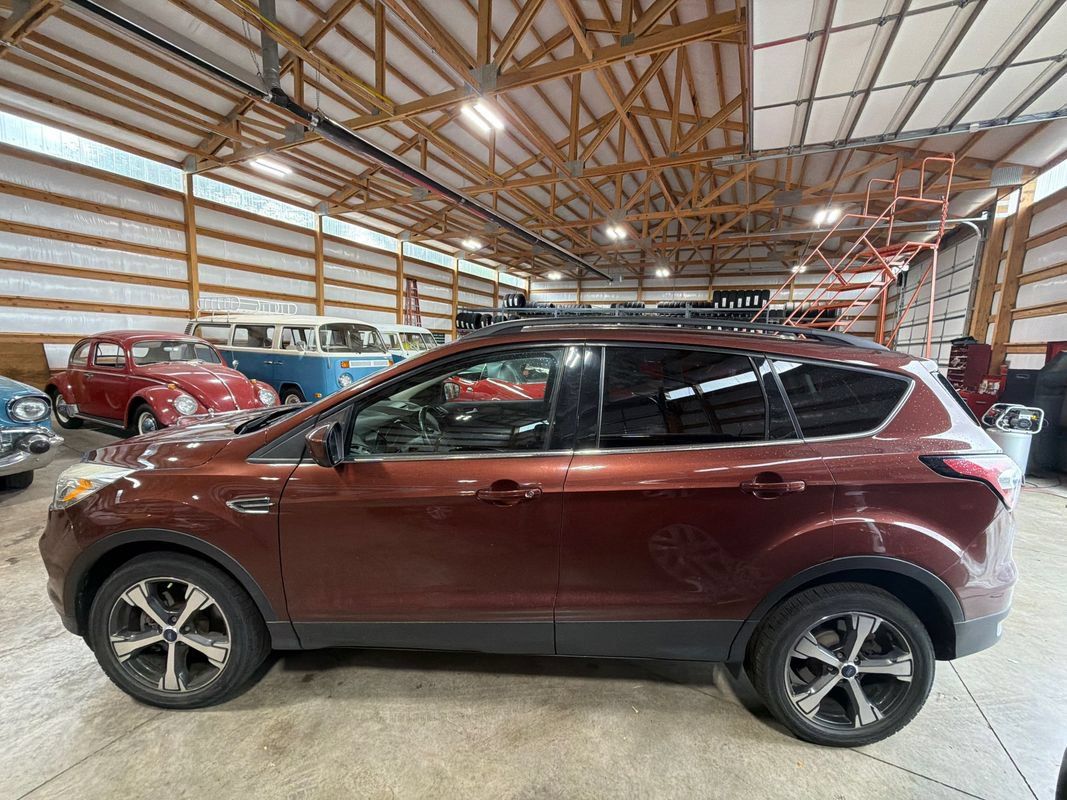 Used 2018 Ford Escape SEL w/ Ford Safe & Smart Package AWD/4WD image 11