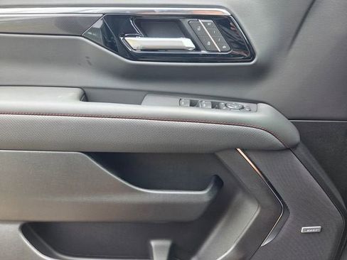New 2026 Chevrolet Suburban RST AWD/4WD image 24