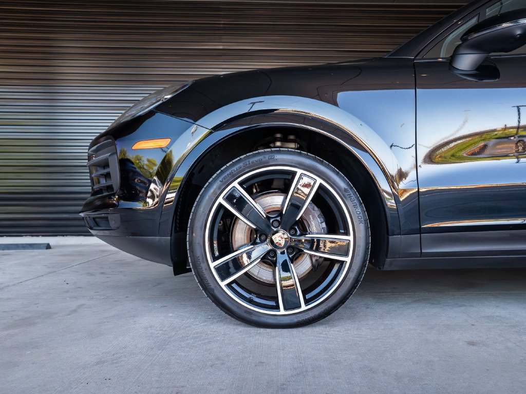 Certified 2023 Porsche Cayenne Platinum Edition AWD/4WD image 11
