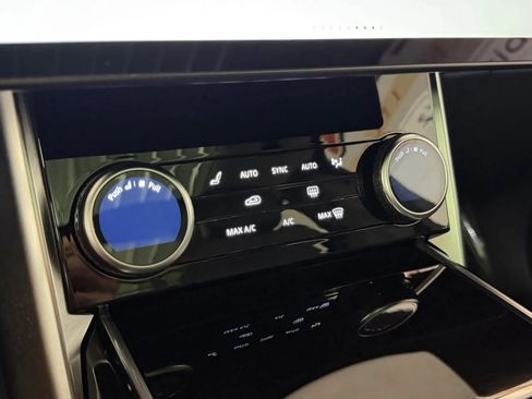 Used 2022 Land Rover Range Rover SE AWD/4WD image 31