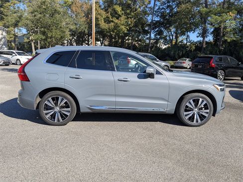 Certified 2023 Volvo XC60 B5 Plus w/ Climate Package image 3