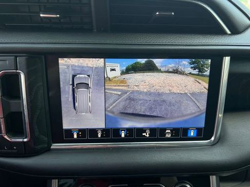 Used 2021 GMC Yukon Denali w/ Denali Premium Package RWD image 26