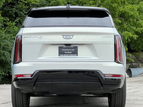 Used 2025 Cadillac Escalade IQ Sport 2 AWD/4WD image 8