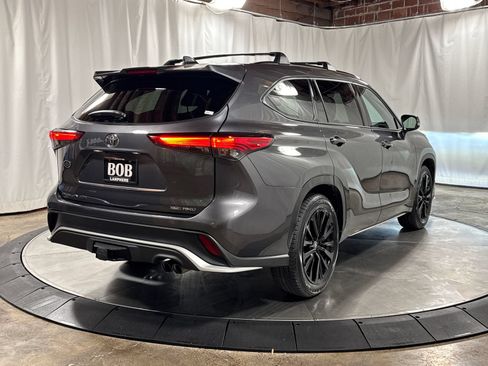 Used 2023 Toyota Highlander XSE AWD/4WD image 8