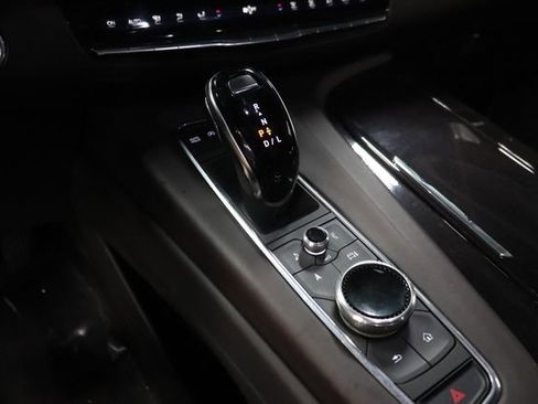 Used 2023 Cadillac Escalade ESV Premium Luxury Platinum AWD/4WD image 33