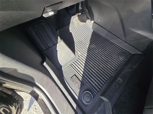 New 2026 Chevrolet Traverse LT w/ Driver Confidence Package image 36