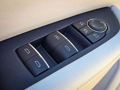 New 2026 Buick Enclave Avenir w/ Super Cruise Package AWD/4WD image 12