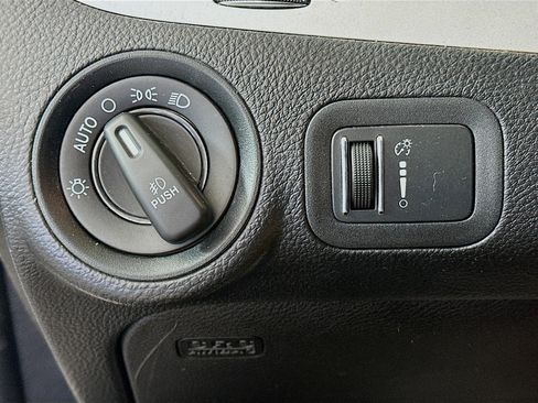 Used 2017 Dodge Journey SXT w/ Comfort/Convenience Group FWD image 16