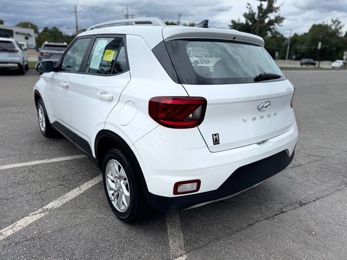 Used 2020 Hyundai Venue SEL FWD image 4