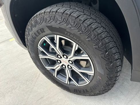 Used 2026 GMC Acadia AT4 w/ Super Cruise Package image 19