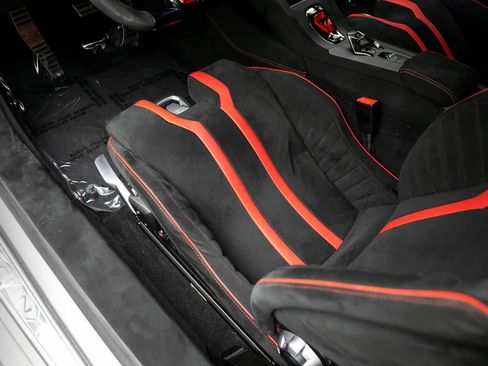 Used 2022 Lamborghini Huracan STO RWD image 23