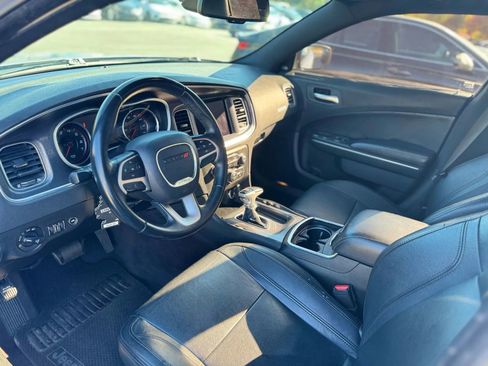 Used 2017 Dodge Charger SXT image 7