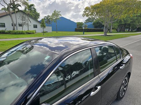 Used 2015 Honda Accord Sport image 9