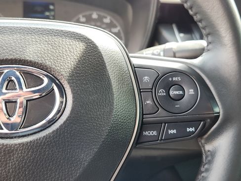 Used 2025 Toyota Corolla SE image 17
