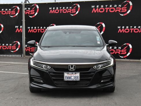 Used 2018 Honda Accord Sport image 2