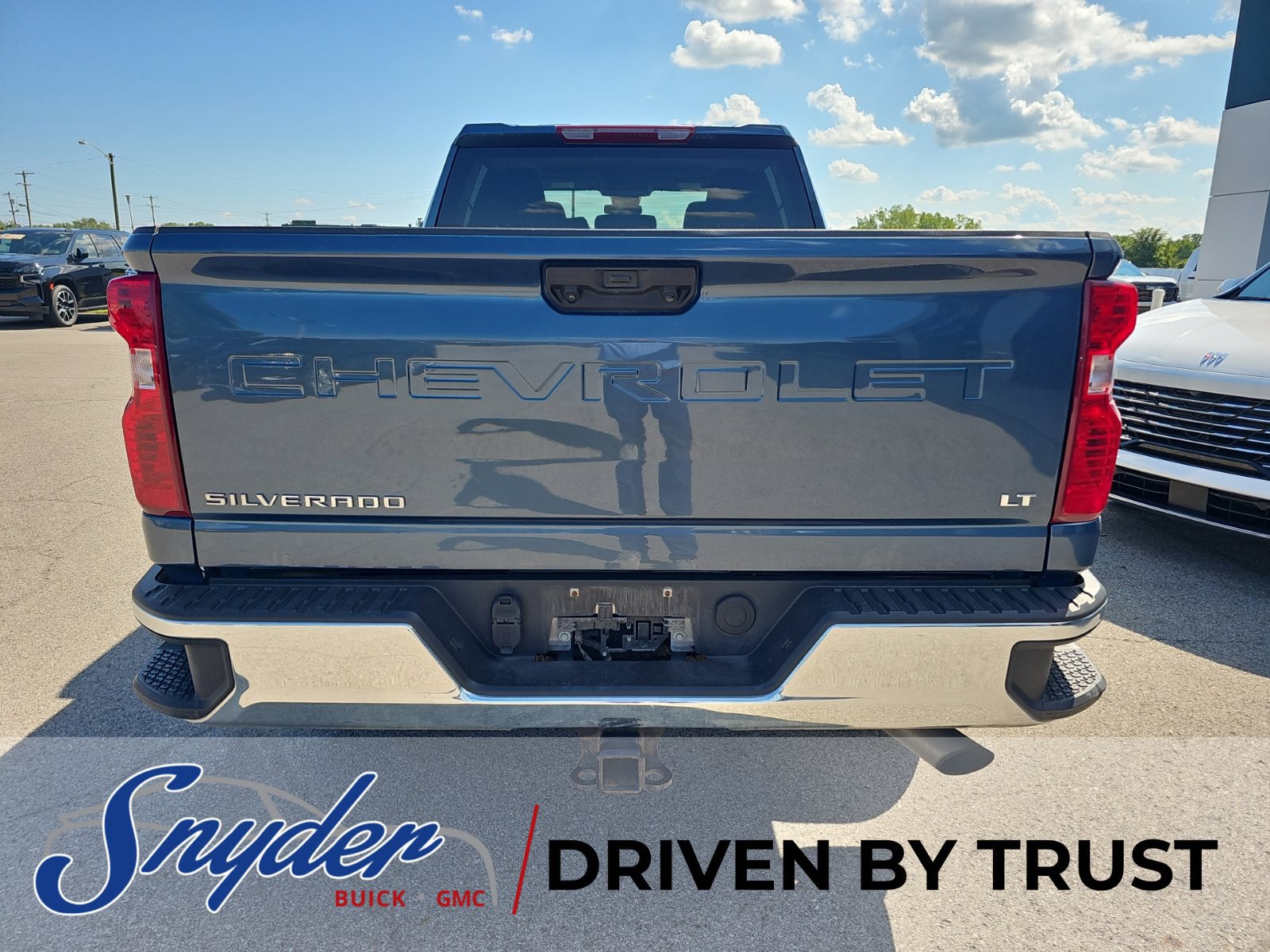 Used 2025 Chevrolet Silverado 2500 LT w/ Convenience Package AWD/4WD image 5