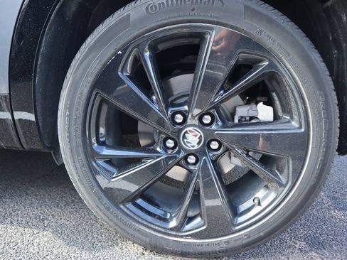Used 2022 Buick Envision Essence w/ Technology Package I FWD image 18