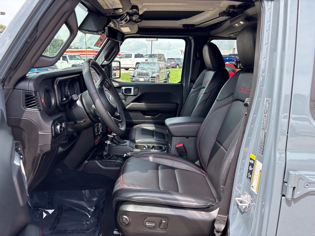 Used 2025 Jeep Wrangler Unlimited Rubicon AWD/4WD image 11