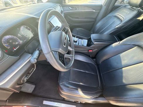 Used 2023 Jeep Grand Cherokee Overland image 23