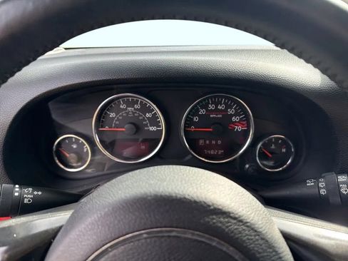 Used 2017 Jeep Wrangler Unlimited Rubicon AWD/4WD image 16