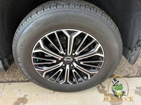 Used 2025 Nissan Armada Platinum RWD image 6