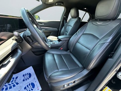 Used 2024 Cadillac XT4 Premium Luxury AWD/4WD image 9