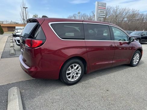 Certified 2023 Chrysler Voyager LX FWD image 8