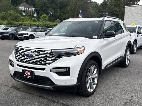 Used 2023 Ford Explorer Platinum w/ Technology Package AWD/4WD image 11