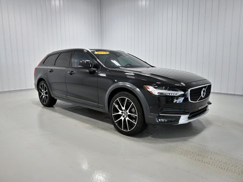 Used 2018 Volvo V90 T6 Cross Country w/ Convenience Package AWD/4WD image 3