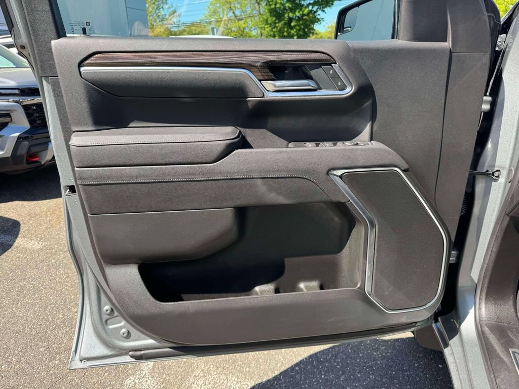 Used 2026 Chevrolet Silverado 1500 LT AWD/4WD image 17