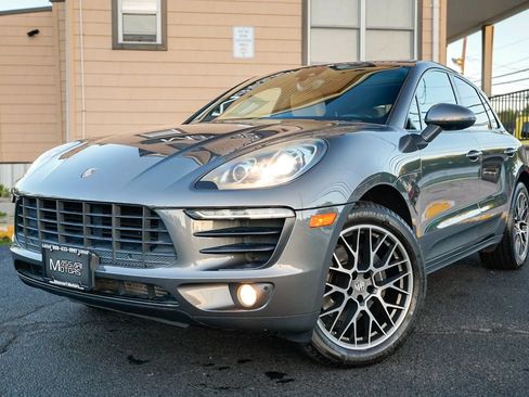 Used 2018 Porsche Macan Sport Edition AWD/4WD image 8