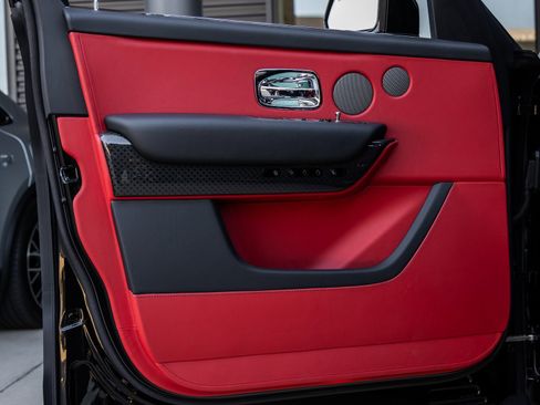 New 2026 Rolls-Royce Cullinan Black Badge image 26