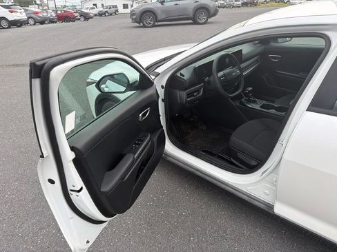 Used 2026 Kia K4 FWD image 15