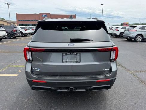 Certified 2025 Ford Explorer ST-Line AWD/4WD image 4