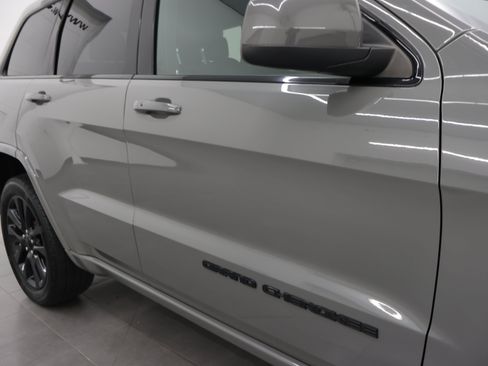 Used 2020 Jeep Grand Cherokee Altitude AWD/4WD image 24