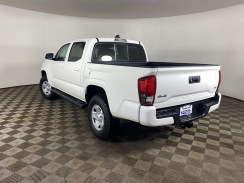 Used 2022 Toyota Tacoma SR image 6