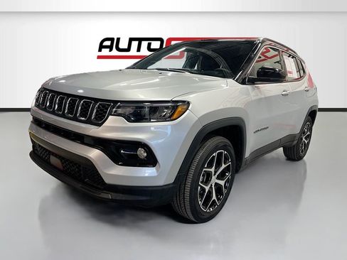 Used 2024 Jeep Compass Limited AWD/4WD image 3