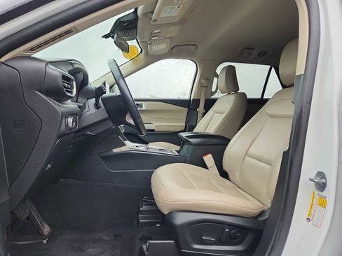 Used 2022 Ford Explorer XLT w/ Equipment Group 202A image 13