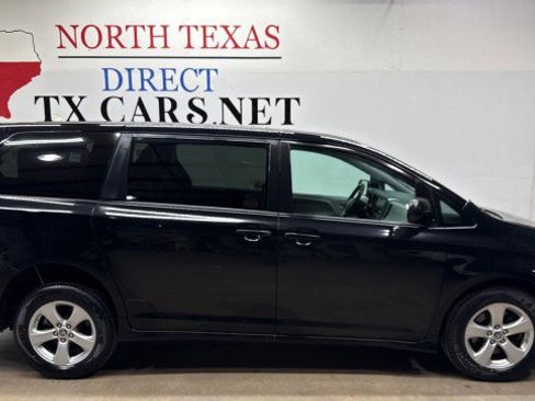 Used 2020 Toyota Sienna L image 5