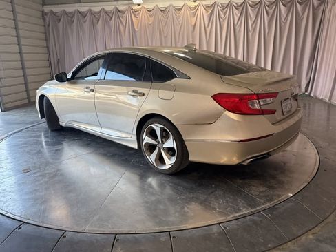 Used 2018 Honda Accord Touring image 6