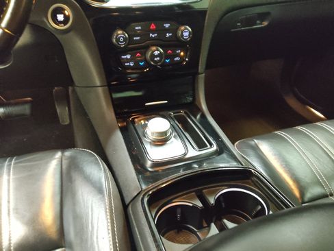Used 2022 Chrysler 300 S RWD image 26