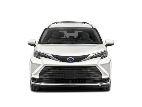 Certified 2026 Toyota Sienna LE FWD image 4