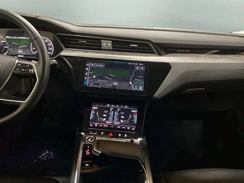 Used 2024 Audi Q8 e-tron Premium Plus w/ Premium Plus Package image 14